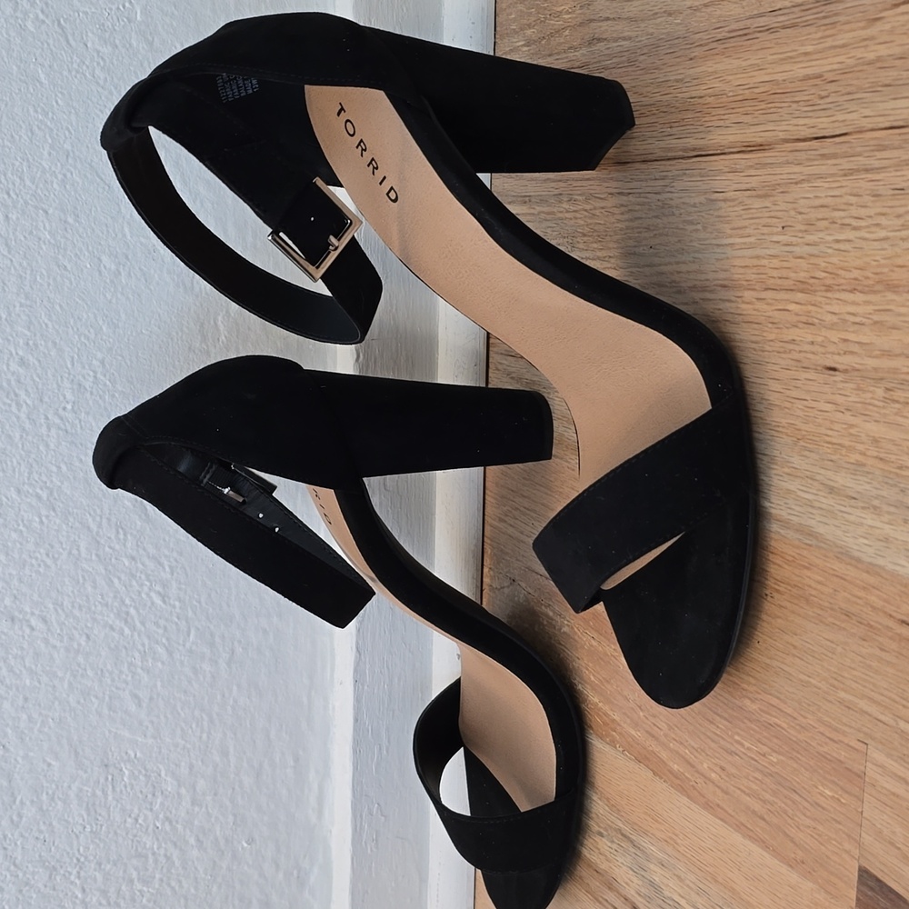 NWT Torrid Heeled Sandals